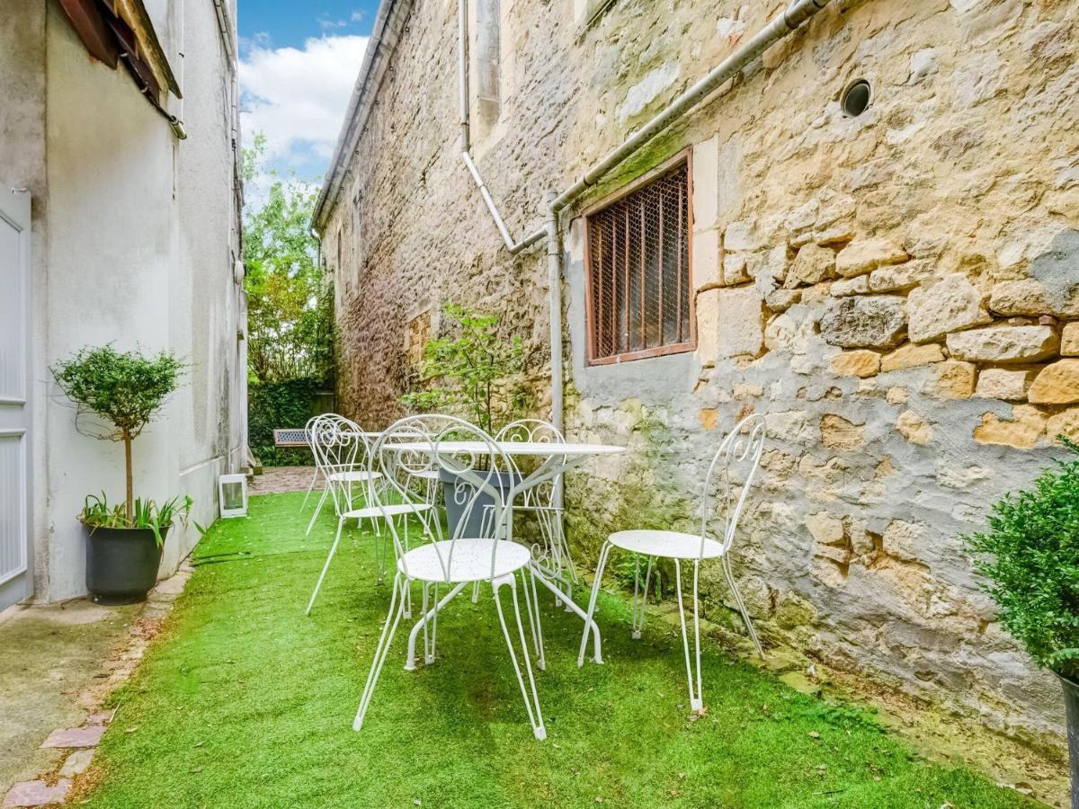 Cosy Apartment In Isigny-Sur-Mer With A Terrace Εξωτερικό φωτογραφία